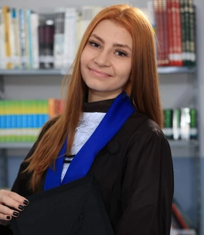 Foto de Julia, aluna do curso